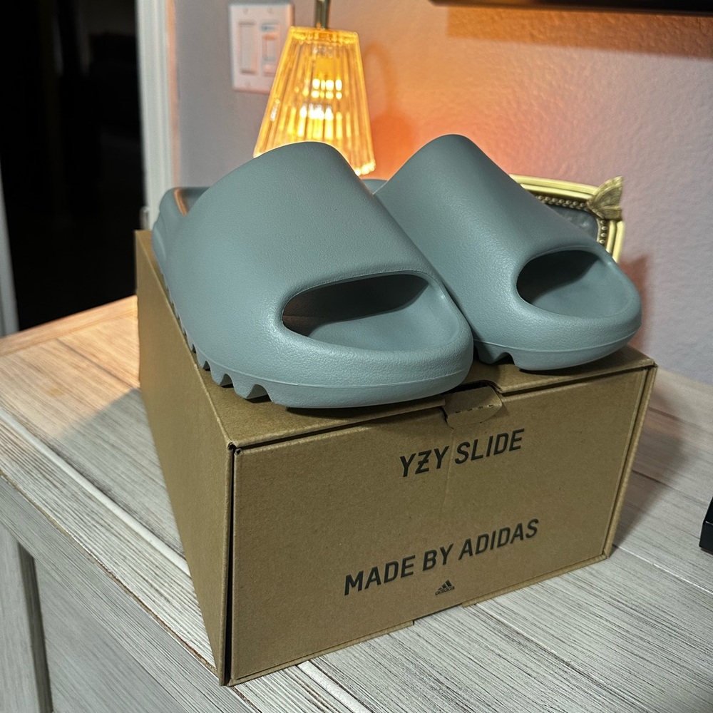Yeezy Slides (SALT)
